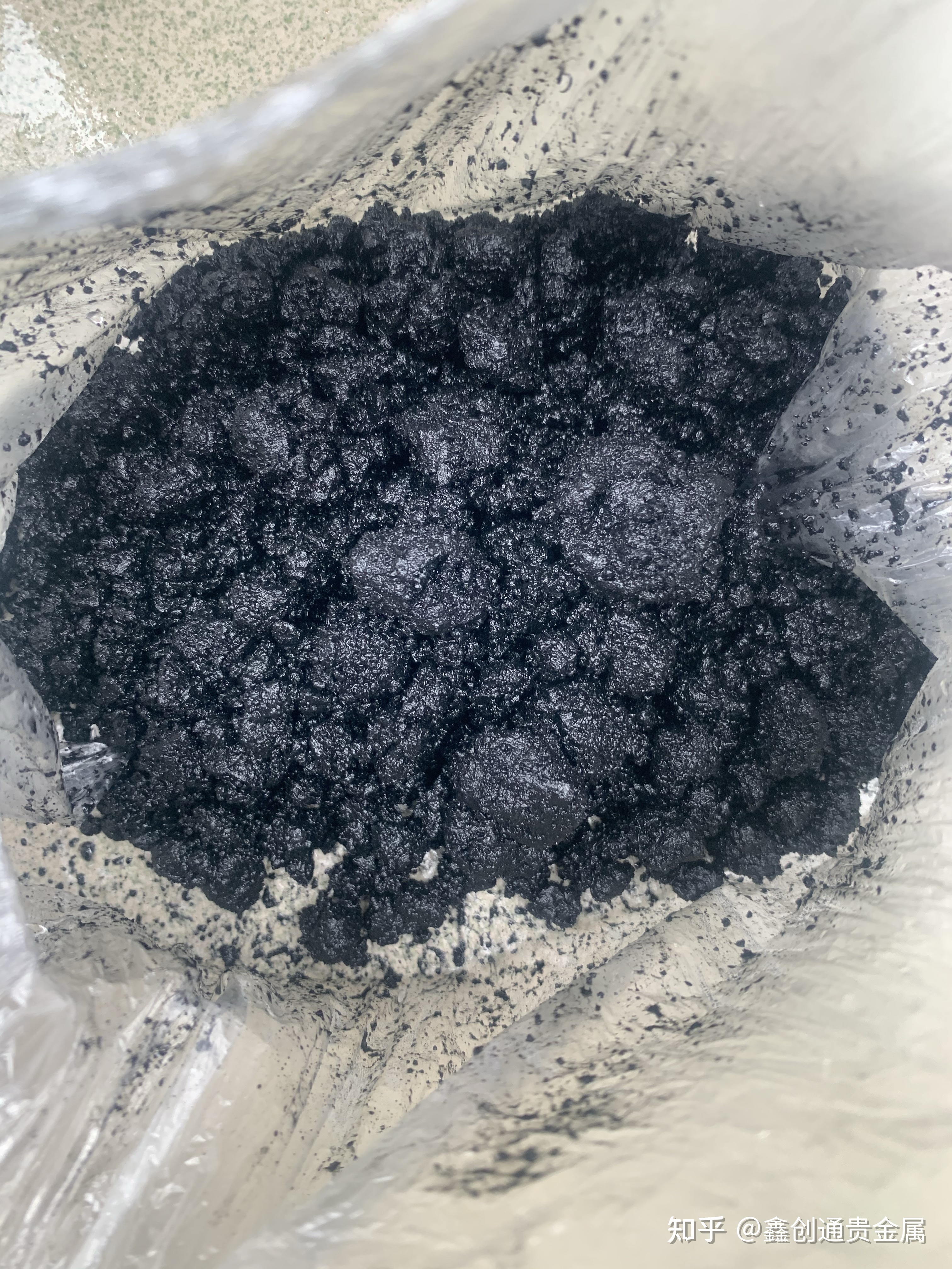 鈀碳回收多少錢一公斤？鈀碳回收的價(jià)格會(huì)受到哪些因素的影響？